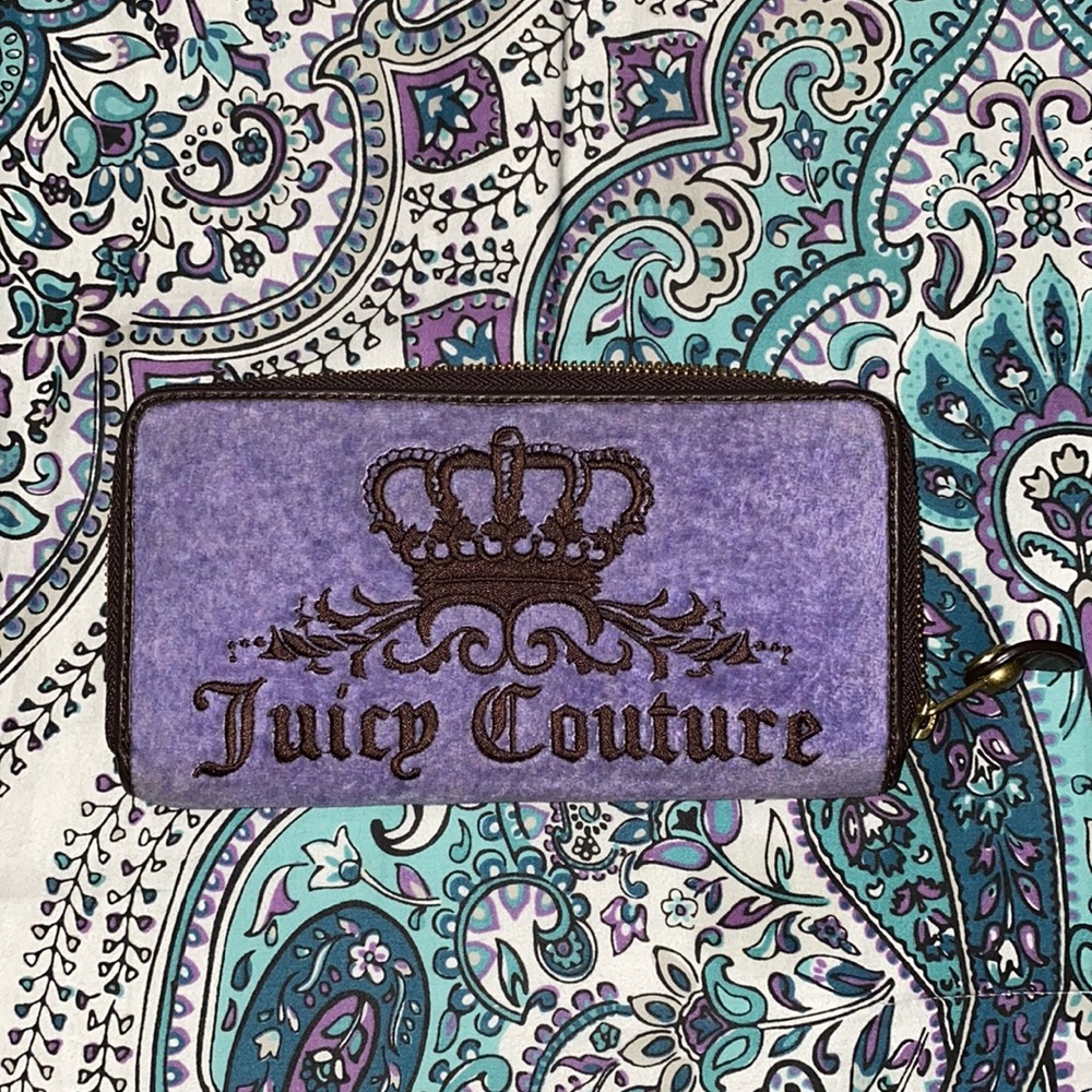 Juicy Couture Zipper Wallet